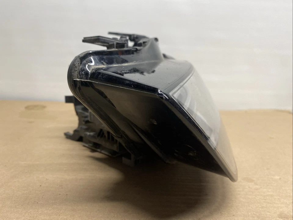 Conjunto Faro-Regular TYC 20-9362-01 Izquierdo 8KO941005E 13-16 AUDI A4 🛞 Foto 2 de 4