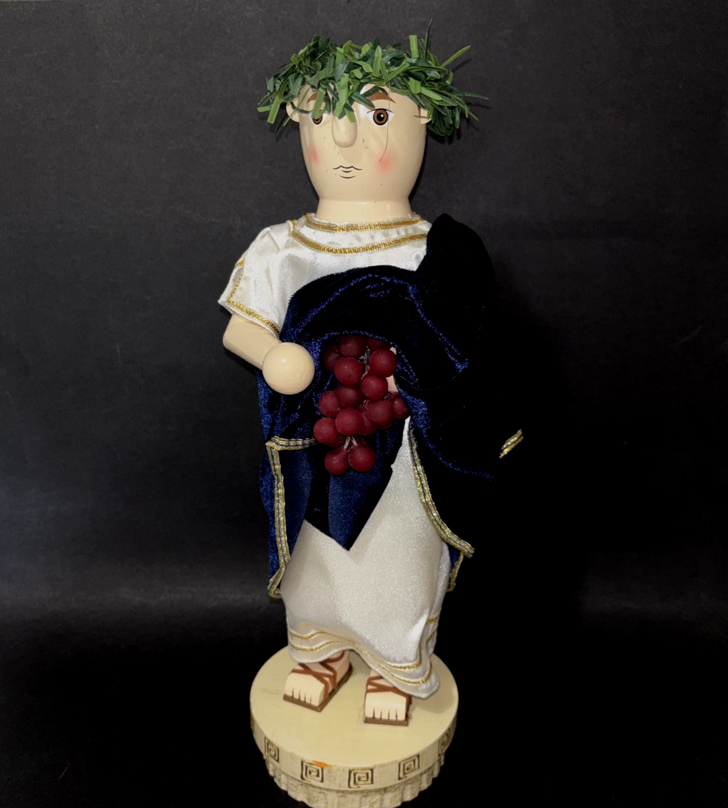 Nutcracker Village 2005 Roman Senator Nutcracker International Series 14"