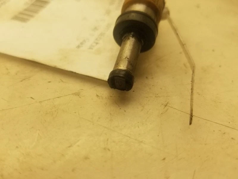 08-22 TOYOTA SEQUOIA 5,7 L INYECTOR DE COMBUSTIBLE Foto 2 de 4