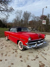 1953 Ford Crestline 