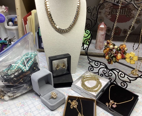 Vintage to Now Costume Jewelry Gold Tone Lot 25 Pcs Ring Necklace Earrings