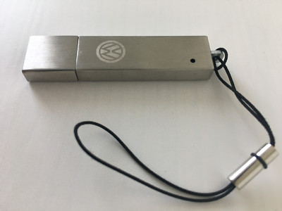 Hochwertiger USB Stick 2GB in Edelstahloptik mit Volkswagen Applikation