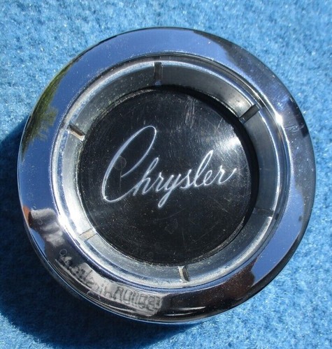 1967 Chrysler Newport Steering Wheel Horn Ring Center Original MOPAR Very NICE - Afbeelding 1 van 6