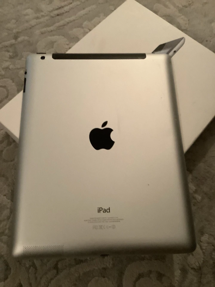 Apple iPad 4th Gen. A1459 32GB, Wi-Fi + Cellular, MD519LL/A, 9.7in - White - Image 3 of 4