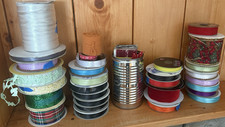 Verschiedene dekorative Handwerk Bandspulen Lot, mehrfarbig gemischte Farben & Stile