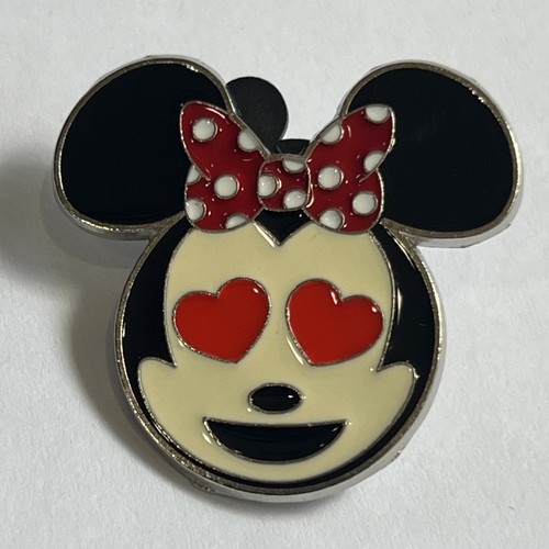 Disney Minnie Mouse Pin with Heart Eyes - Authentic Official Pin Trading 2017