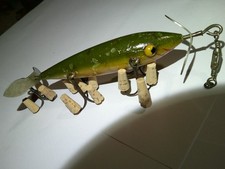VINTAGE FISHING LURE - PFLUEGER 5 HOOK 