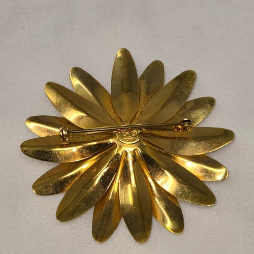 VINTAGE ORIGINAL BY ROBERT DAISY FLOWER WHITE & BLACK ENAMEL BROOCH PIN 2.5" - Picture 3 of 4