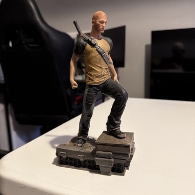 inFAMOUS 2: Hero Edition Cole MacGrath Limited Edition Collector's Statue Figure