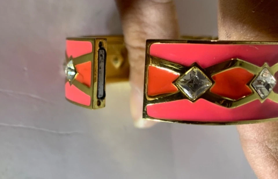 Браслет на петлях с золотой и розовой эмалью Anne Klein с бриллиантовыми акцентами - Изображение 4 из 4