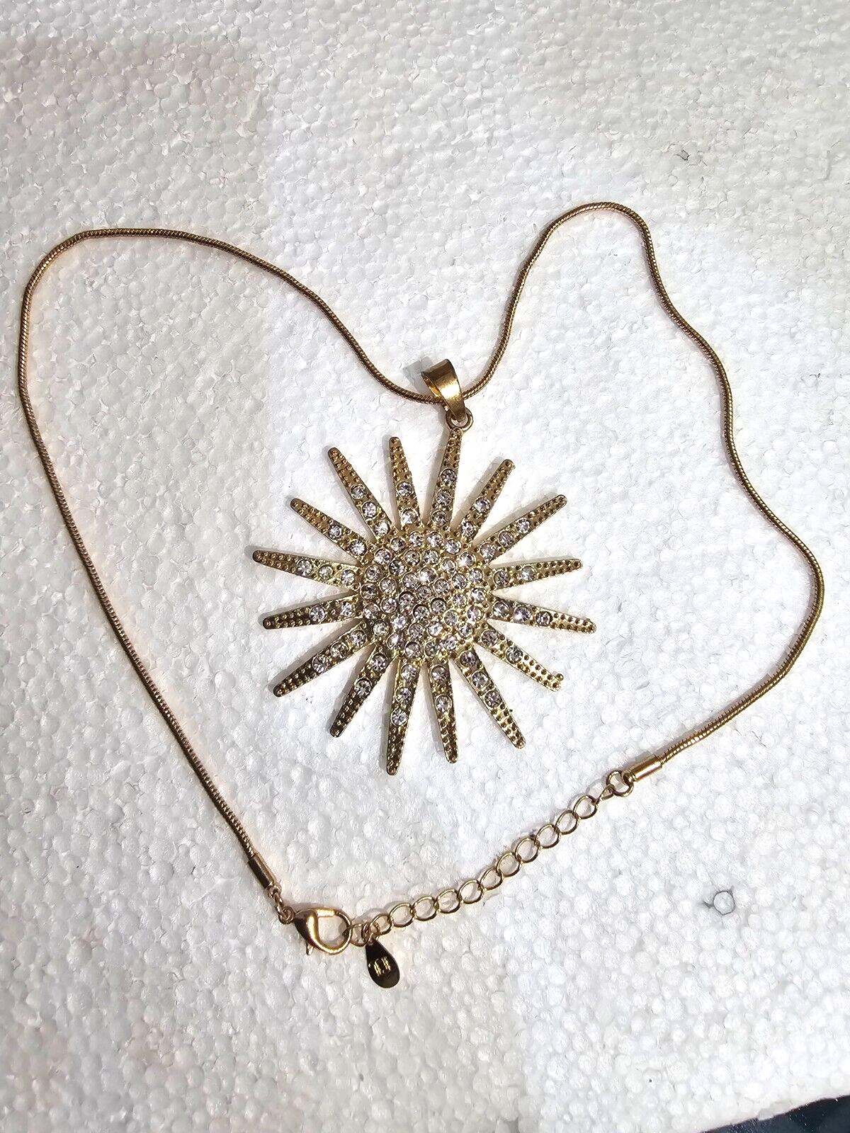 Sunflower necklace adorned with sparkling Cristal stones