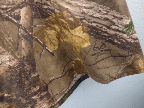New Realtree Xtra Women's Camo Short Sleeve T-Shirt Birch Trees Crew Neck Sz L - Picture 8 of 15