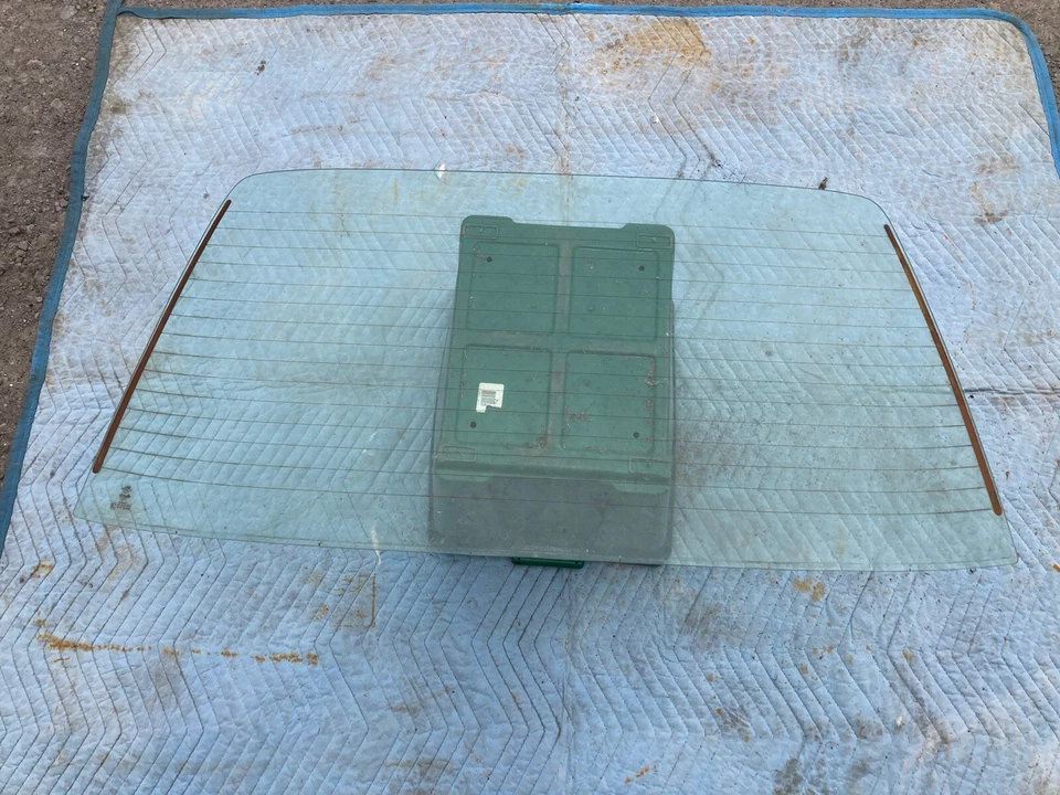 1982-1994 BMW E30 318i 325i Rear Window Glass Windshield Back Coupe OEM #2241M - Image 2 of 4