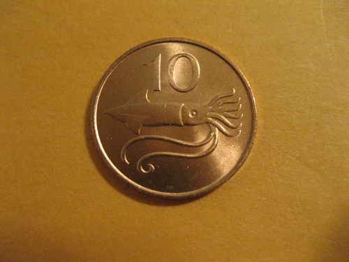 1981 Iceland Coin  10 Aurar  SQUID  cuttlefish beauty  animal coin Bull
