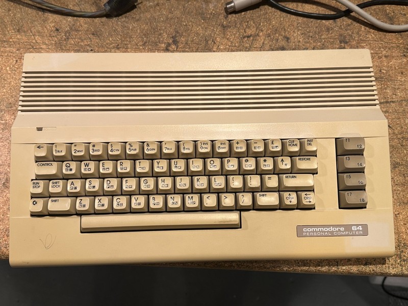 Commodore 64c 64 Vintage Computer No Power Parts Repair READ
