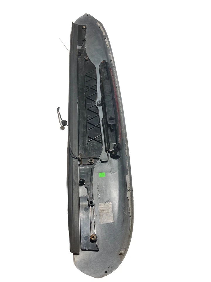 ** 2002-2009 Chevrolet Trailblazer Liftgate Spoiler 3rd Brake Light Panel S1*** - Image 4 of 4