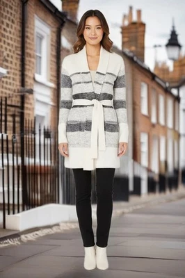 Damen-Strickjacke mit Alpaka-Wolle, Gr. 40, grau-weiß mit Glitzer, gestreift - Bild 1 von 4