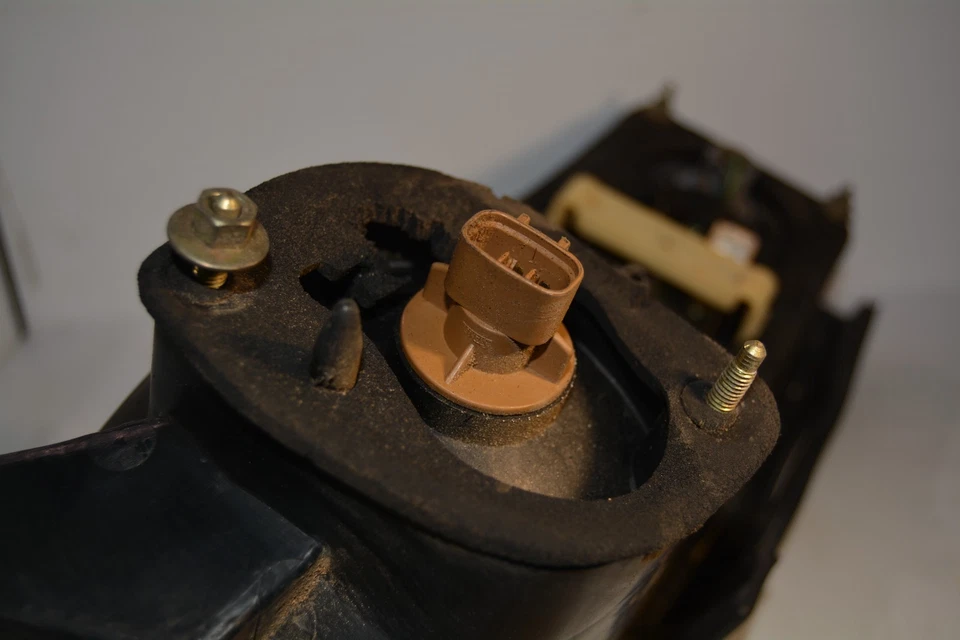 Luz trasera izquierda lado conductor MITSUBISHI ECLIPSE 1992-1994 OEM, 166-58545 Foto 4 de 4