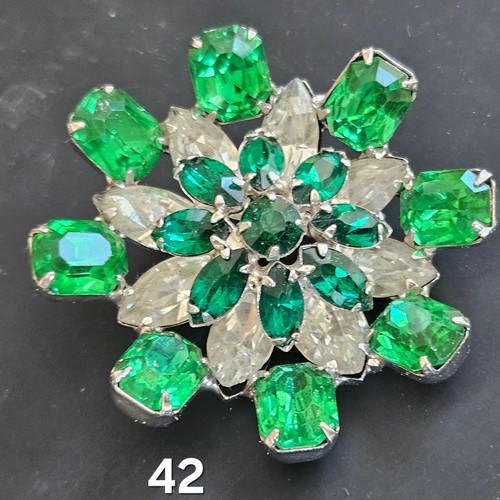 choose one Vintage brooch for yourself from my collection, pick by one! - Foto 89 di 109