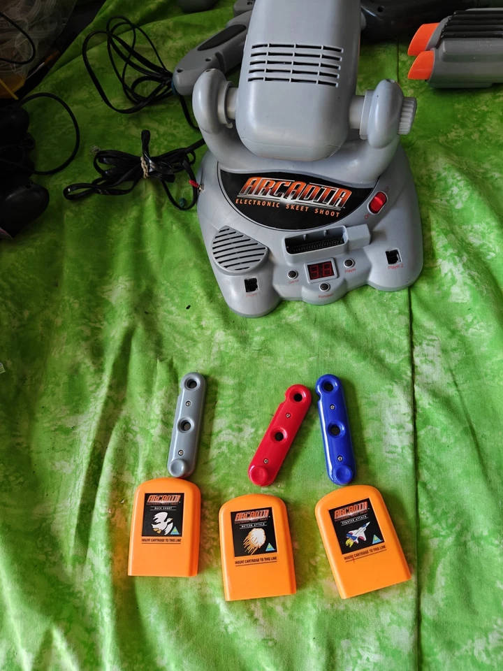 Radica Arcadia Electronic Skeet Shoot Set 3 Pistolas 3 Juegos Probados Funciona Completo Foto 3 de 4