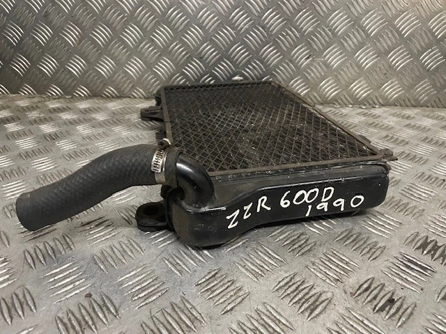 KAWASAKI ZZR600 D radiator - Image 4 of 4
