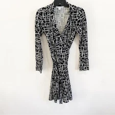 Diane Von Furstenberg DvF | "New Jeanne Two" Monogram Printed Wrap Sz 0