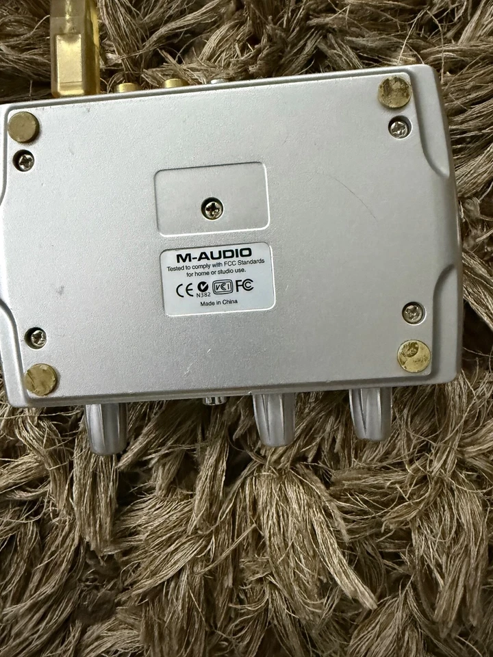 M-Audio Fast Track USB Digital Audio Interface Record Vocals & Guitar - Silver - Image 4 of 4