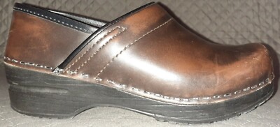 leather clogs nursing