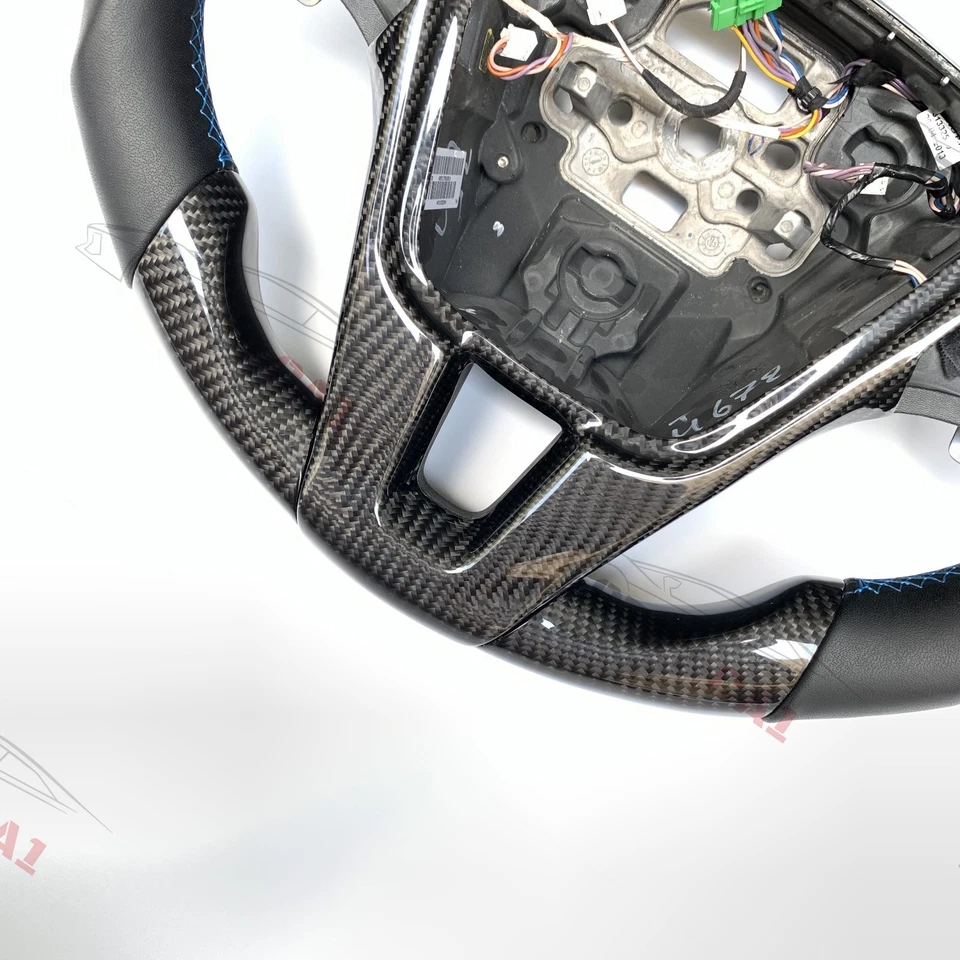 Volante de fibra de carbono personalizado para Volvo V60 S60 XC60 S80 2011-19 con moldura Foto 4 de 4