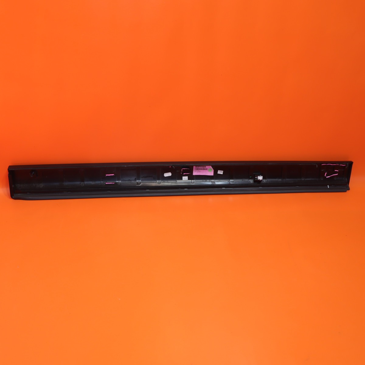 Rolls-Royce Cullinan 2021-2023 FRONT+LEFT Body side molding P/N 51137448585