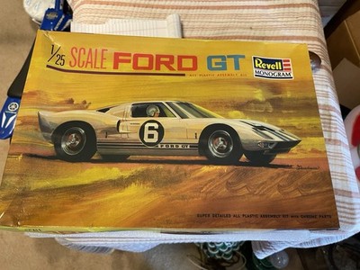 Revell /monogram 1965 Ford GT Model Kit