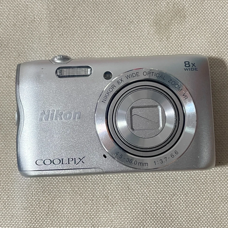 Nikon Coolpix A300 Digital Camera 20.1 MP 8x Optical Zoom Built-in Wi-Fi Silver - Image 2 of 4
