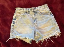 Altar'd State High-Waisted Distressed Light Wash Cut-Off Denim Shorts Sz S A564