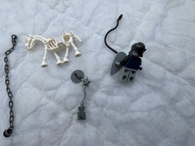 LEGO CASTLE 7092 SKELETONS' PRISON CARRIAGE INCOMPLETE 1 KNIGHT 1 WHITE HORSE