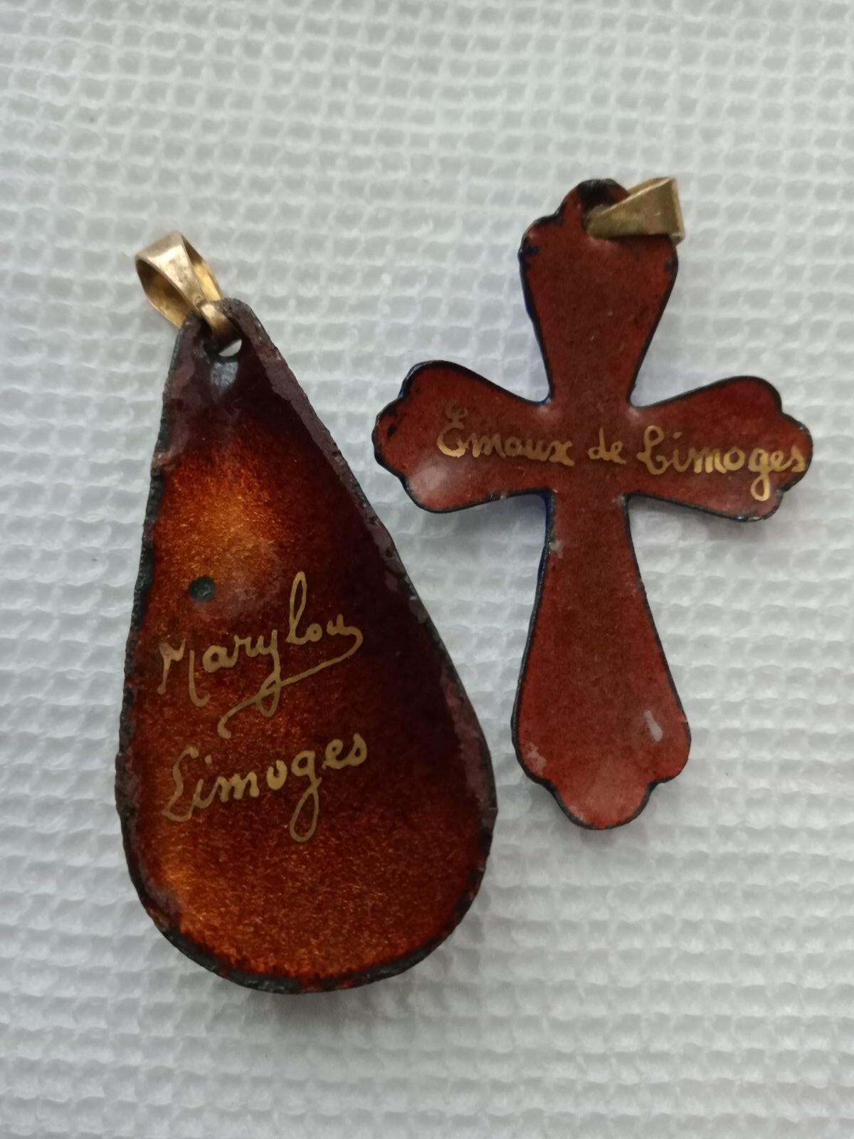Lot de 2 pendentifs émaux de Limoges ,un signé Marylou eBay