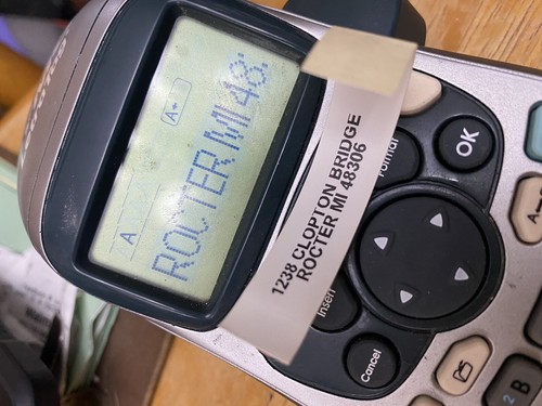 Fabricante de etiquetas portátil DYMO LetraTag LT-100H para oficina o hogar gris - Imagen 2 de 6