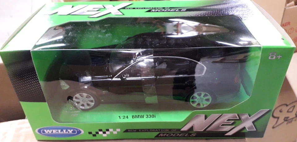 BMW 3 Series 330i Black E90 2006 22465 Very Detailed 1:24 Welly G Scale Model - Image 4 of 4