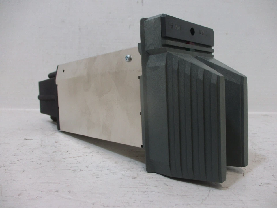 Módulo de fuente de alimentación serie E/S Foxboro IPM5-DM902WQ Rev G 27,5 V-DC 2,4A Lambda Foto 3 de 4