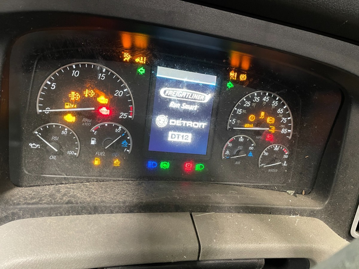Freightliner Cascadia P4 Instrument Panel Cluster A22-74911-101
