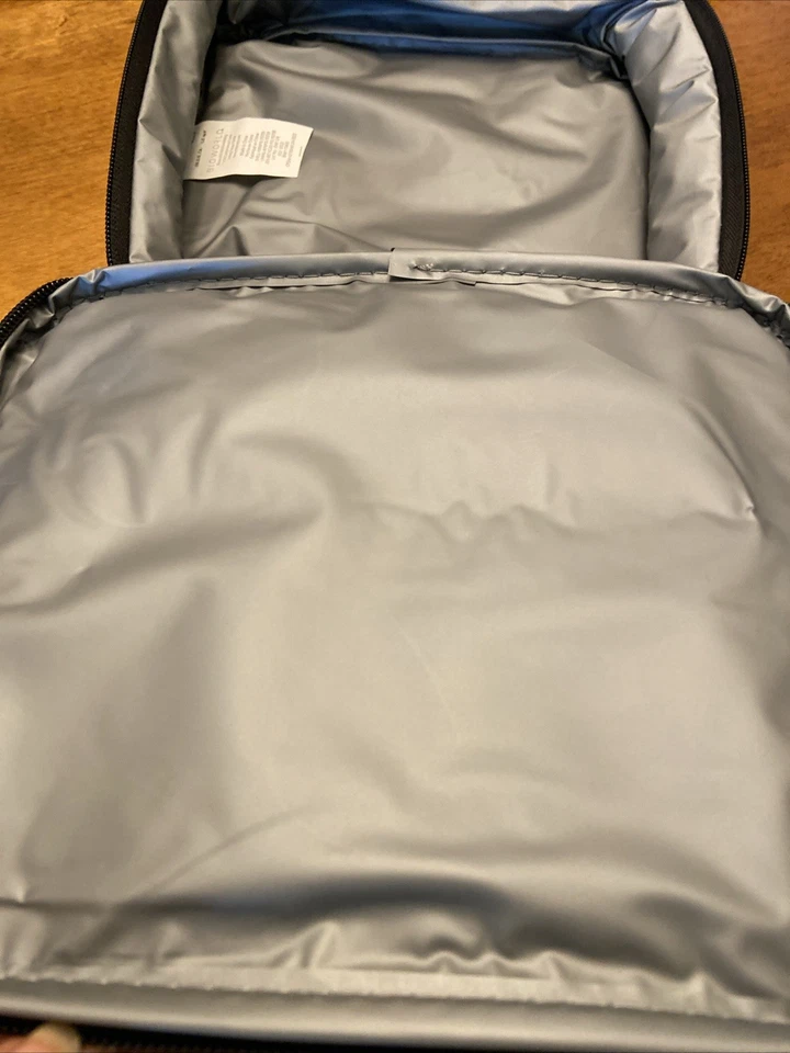 Lonchera aislada de lados suaves Dragon Ball Z Anime Bioworld Foto 3 de 4