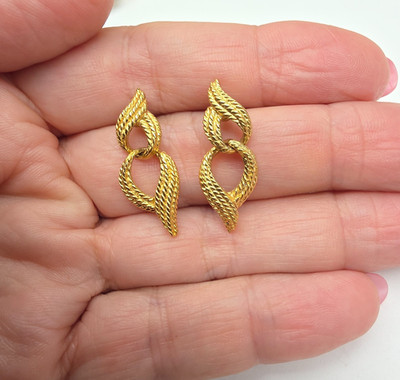 Signed Napier Textured Gold Tone Metal Ribbon Linked Pierced Earrings Vintage