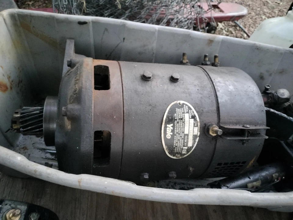 Двигатель привода вилочного погрузчика Yale 7222310 01 тип 95B - Изображение 2 из 2