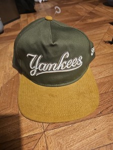 New Era New York Yankees Olive Green Tan Corduroy Bill The Golfer SnapBack Hat
