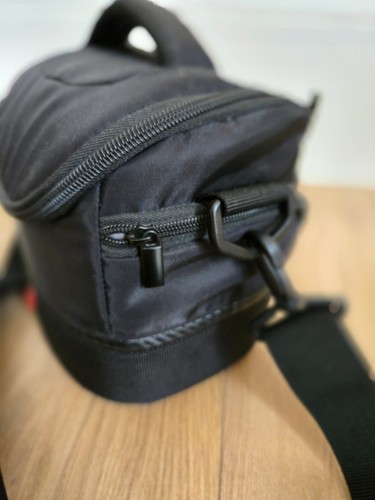 Manfrotto Active Black Camera Bag With Shoulder Strap Handle Waterproof Cover - Picture 8 of 13