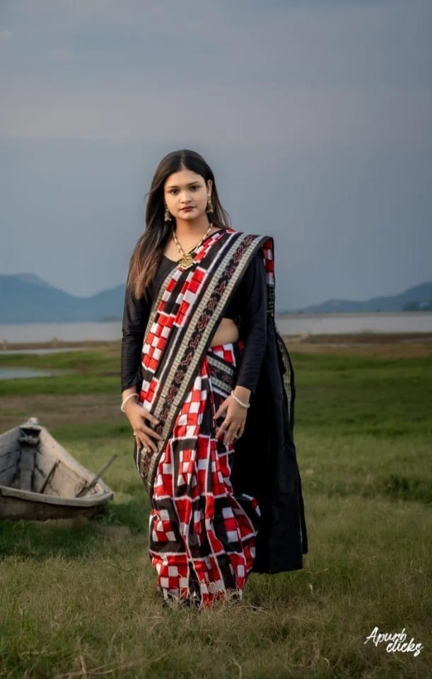 Exquisitos saris de seda Pasapali de Odisha con intrincado tejido fastival wear Foto 3 de 4