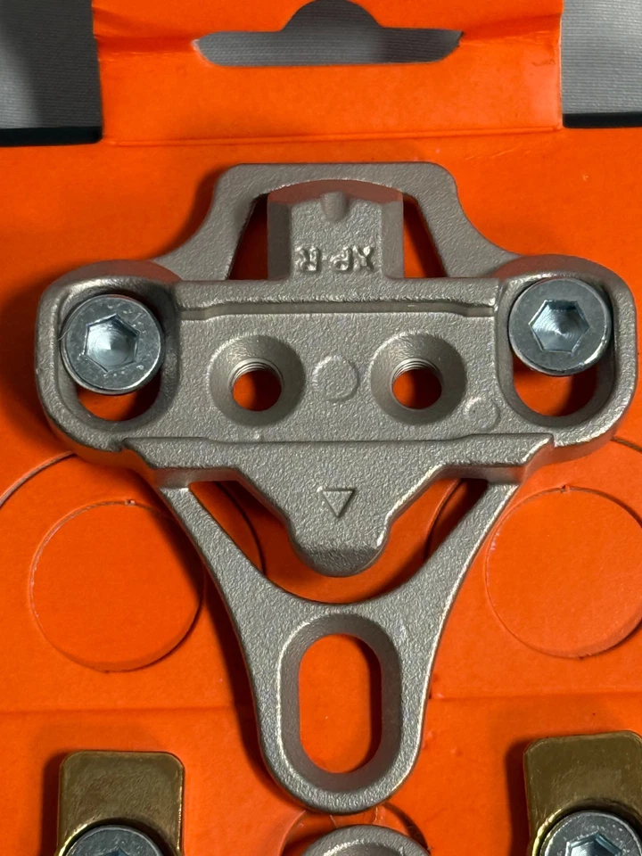 Juego de tacos Xpedo XPR para patrón de pernos de 3 orificios se adapta a tacos estilo Shimano SPD Foto 3 de 4