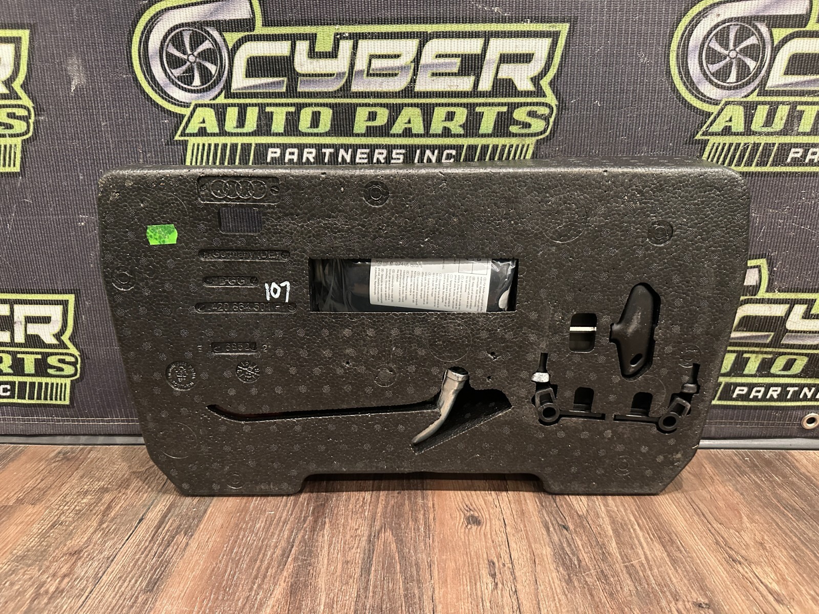 2014 AUDI R8 TOOL JACK CARRIER OEM 420 864 501