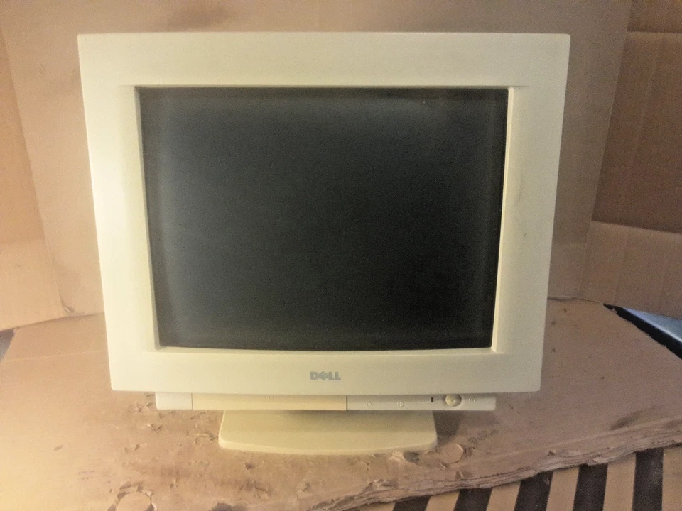 Dell D1528-LS 15 VGA Vintage Retro Gaming CRT Monitor With Stand , TURNS ON - Image 3 of 4