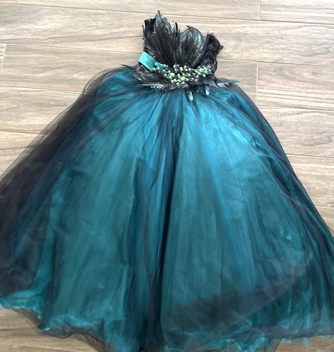 FLIRT Maggie Sorterro Black Green Peacock Feather Jeweled Ball Gown Prom Size 8 - Picture 4 of 9