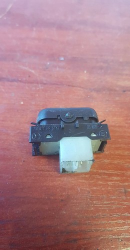 Mercedes Benz CLK C E KLASSE W202 W208 W210 ESP Ein Aus Schalter Taster A2108...